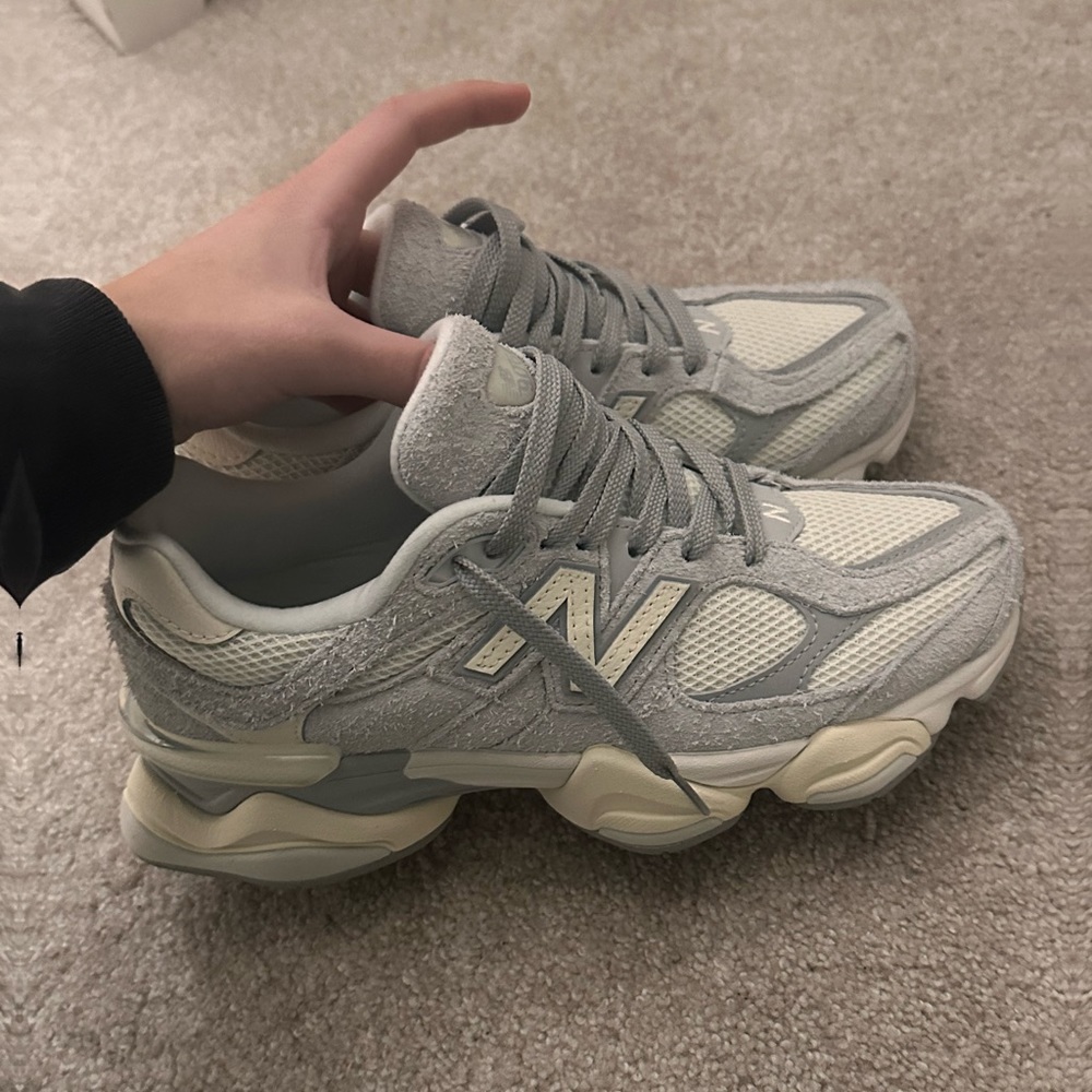 New balance quartz grey 9060 Men’s and Women’s